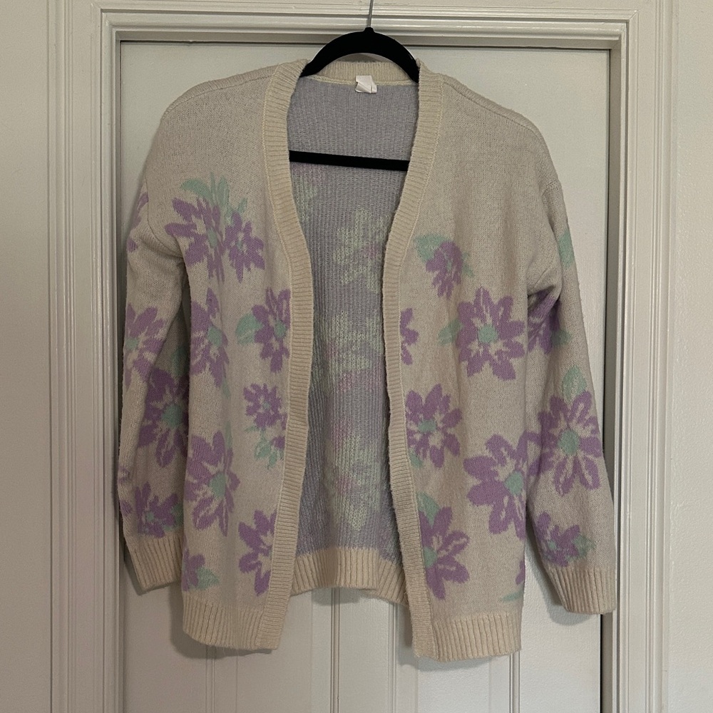 Evsie Floral Women's Cardigan in Cream and Purple Size XL